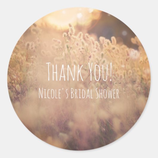 Vloeiend veld Rustisch land bruiloft Ronde Sticker (Voorkant)