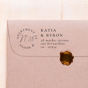 Vloer en huisnummer van het appartement Adres teru Rubberstempel