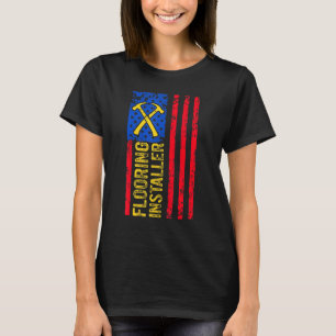 Vloerinstallatie van de drijvende-kommer van de in t-shirt