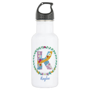 Vloerletters Initiaal "K" met gepersonaliseerde na Waterfles