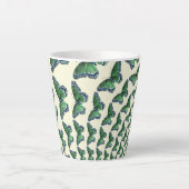 Vlucht van de groene  vlinderpatroon latte mok (Voorkant)