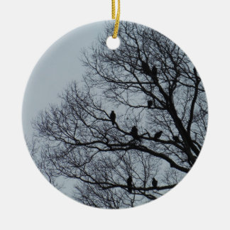Vluchten in een winterboom keramisch ornament