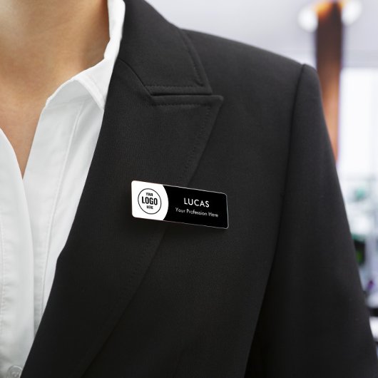 Voeg Logo eenvoudige elegante zwarte magneettitel Naamplaatje