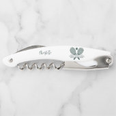 Voeg uw clubnaam Tennis Team Swag elke kleur Kurkentrekker (Achterkant)