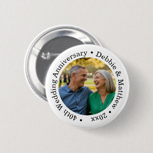 Voeg uw eigen koppel foto 40ste huwelijksjubileum ronde button 5,7 cm