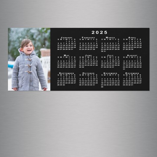 Voeg uw foto 2025 Kalender op Black Magnet