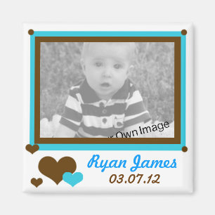 Voeg uw informatie, harten en blauwe magneet toe