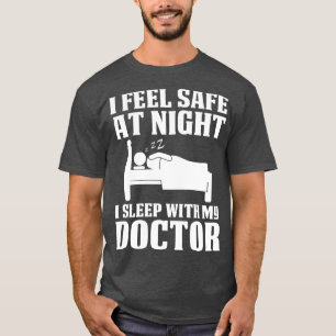 Voel je 's nachts veilig met Doctor Gift Doctor T-shirt