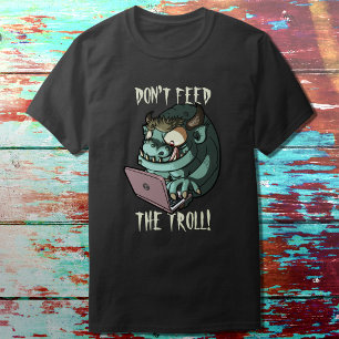 Voer de Cartoon van de Troll Internet Troll Laptop T-shirt