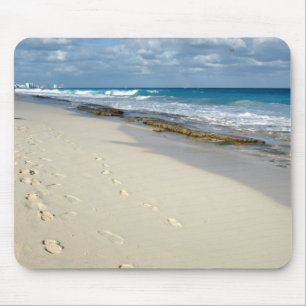 voetafdrukken in de zandmousepad muismat