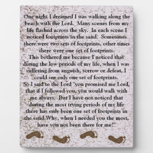 Voetafdrukken in het zand met Jezus Plaque Fotoplaat