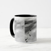 Voetafdrukken in sneeuw mok (Voorkant links)