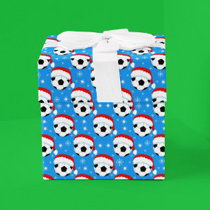 Voetbal die Santa's hoed draagt & sneeuwvlokken Bl Cadeaupapier