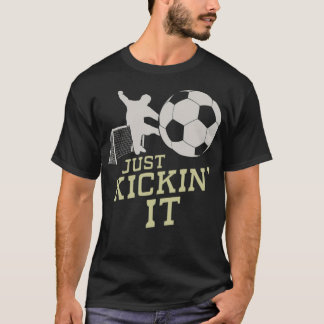 Voetbal Kickin speelt football tegen voetbal T-shirt