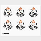 Voetbal meisje 3 en bal zwart en wit v2 ronde sticker (Vel)