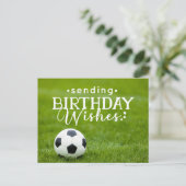 Voetbal met bal en gelukkige verjaardag briefkaart (Staand voorkant)