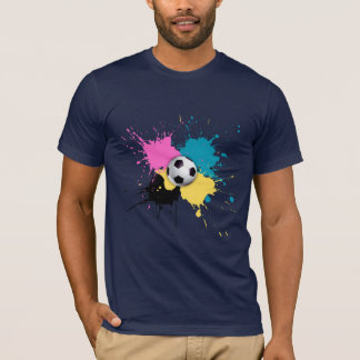 Voetbal met verfvlek. t-shirt