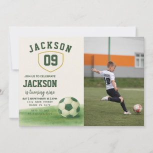 Voetbal verjaardagsuitnodiging voor kinderen met f kaart