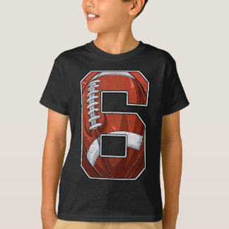 Voetbal zesde 6e verjaardag jongen zes 6 jaar oud  t-shirt
