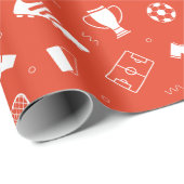 Voetbalpatroon wit rood cadeaupapier (Rol Hoek)