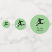 Voetbalthema - Speler schopt bal op groen Confetti (Voorkanten)