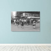 Voetgangers 2 canvas afdruk (Insitu (Houten vloer))