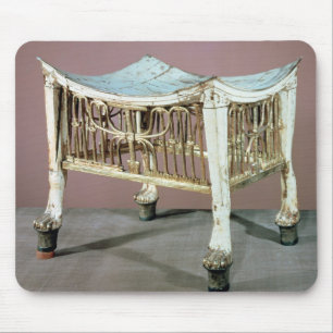 Voetsteen die aan het begin door de kinderkoning w muismat