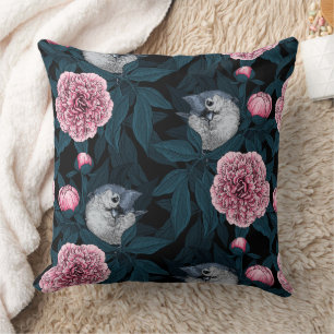 Vogels en roze pioenbloemen met bladeren kussen