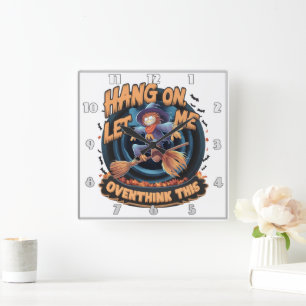 Vogelverschrikker die 's nachts op een bezem vlieg vierkante klok