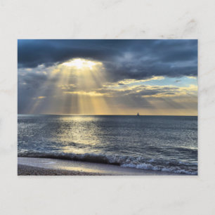 Voile dans le coucher du soleil - Carte postale