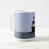 Voile par Peck's Ledge Lighthouse Mug (Devant gauche)
