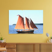 voiles rouges goélette toile enveloppée (Insitu(Salon))