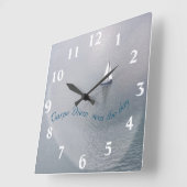 Voilier en mer Horloge murale acrylique (Angle)