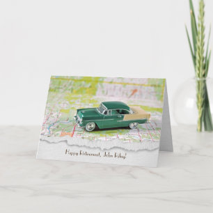 voiture de retraite-rétro sur la carte routière