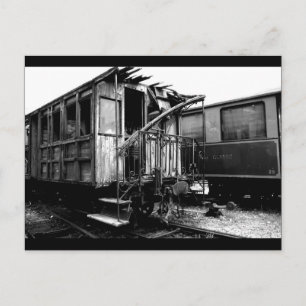 Voiture en bois abandonnée Le Mastrou Carte postal