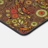 Voler, voler libellule sur la cannelle brun (Coin)