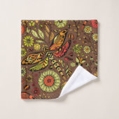 Voler, voler libellule sur la cannelle brun (Gant de toilette)