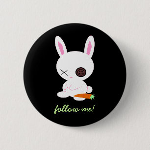 Volg de White Rabbit pin Ronde Button 5,7 Cm