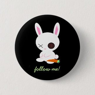 Volg de White Rabbit pin Ronde Button 5,7 Cm