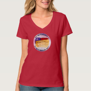 " volgens de grondwet is niemand boven de wet . " t-shirt