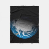volle aarde met gesimuleerde wolken boven antarcti fleece deken (Voorkant)