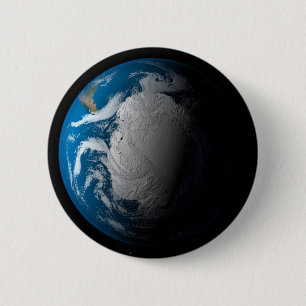 volle aarde met gesimuleerde wolken boven antarcti ronde button 5,7 cm