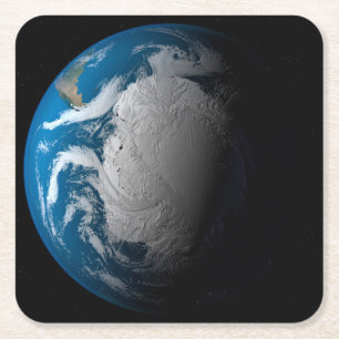 volle aarde met gesimuleerde wolken boven antarcti vierkante kartonnen onderzetter