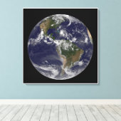 Volle aarde met orkaan Irene over de Bahama's. Canvas Afdruk (Insitu (Houten vloer))