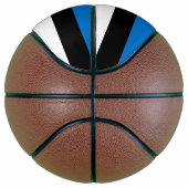 Volledig basketbal met vlag van Estland (Rechts)