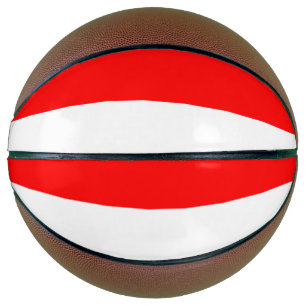 Volledig basketbal met vlag van Indonesië