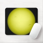 Volledig uitzicht van de zon muismat (Met muis)