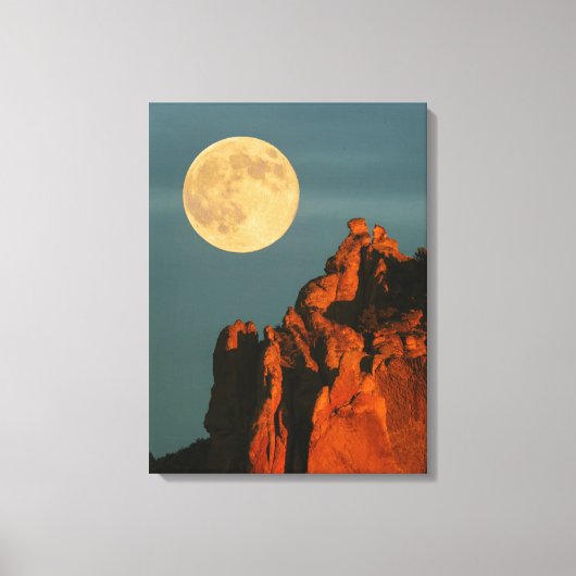 Volledige maan | Basalt Cliffs Smith Rock State Pa Canvas Afdruk (Voorkant)