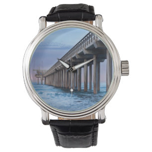 Volledige maan over pier, Californië Horloge