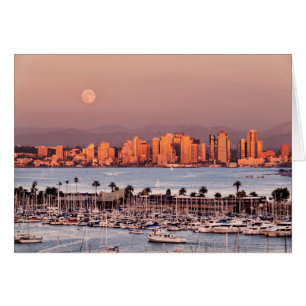 Volledige maan over San Diego